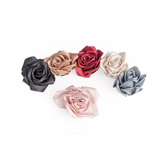 Roses tissus coloris assorties avec pince et epingle