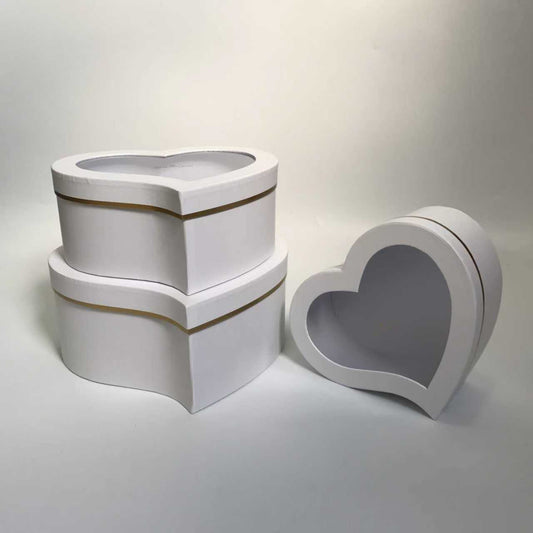 Boite en forme de coeur blanche en lot 3 (24,5x21x10cm   27,5x24x11,5cm   30,6x2