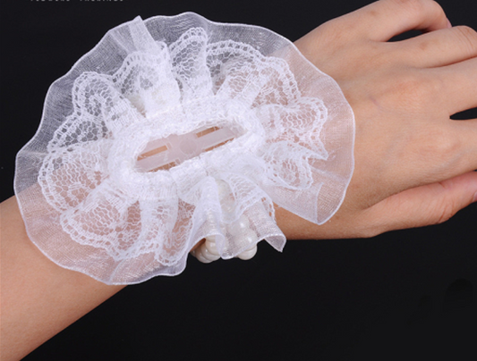 Bracelet de poignee en perle et tulle