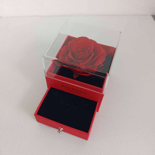 Ecrin à bijou Rouge 9x9x10cm avec rose éternel rouge dia. 5-6cm